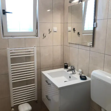 アパート Mikelic *