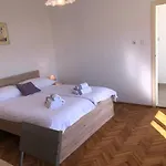 Mikelic Apartament *