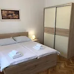 Mikelic * Kampor