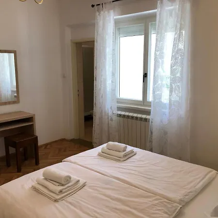 Mikelic Apartamento Kampor