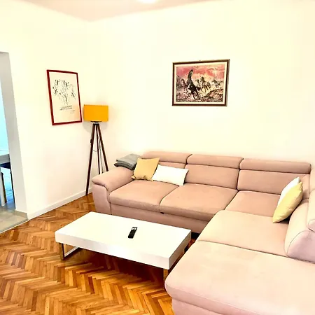 Mikelic Apartment