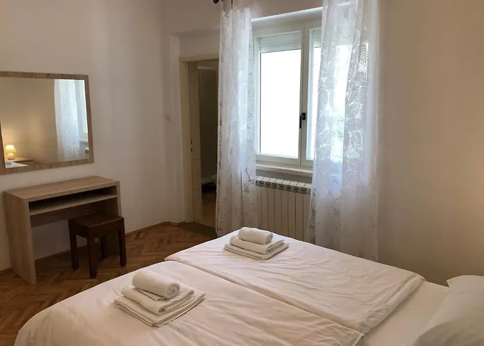 Mikelic Apartament Kampor